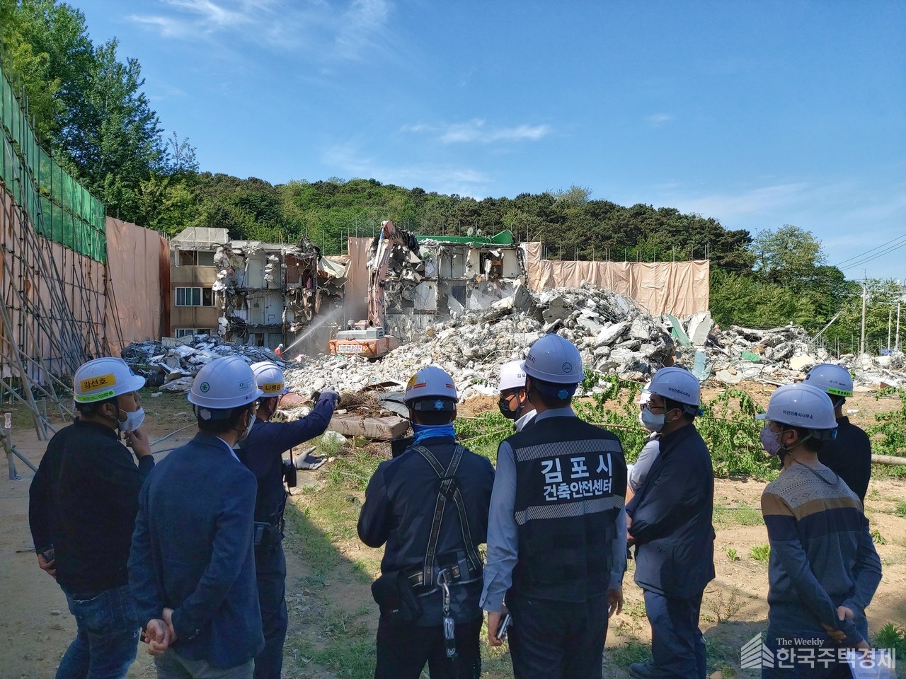 경기 김포시가 북변3구역 건축물 해체공사 현장에 대해 안전점검을 실시했다. [사진=김포시 제공]