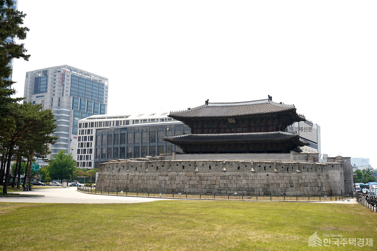 우리나라 보물1호인 흥인지문 [사진=이호준 기자]