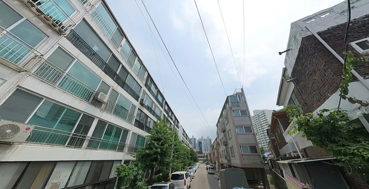 지난 26일 인천 부평구 부개5구역의 재개발 시공자 현장설명회에 건설사 5곳이 참석했다. 입찰마감일은 내년 1월 17일이다.[사진=한국주택경제신문DB]