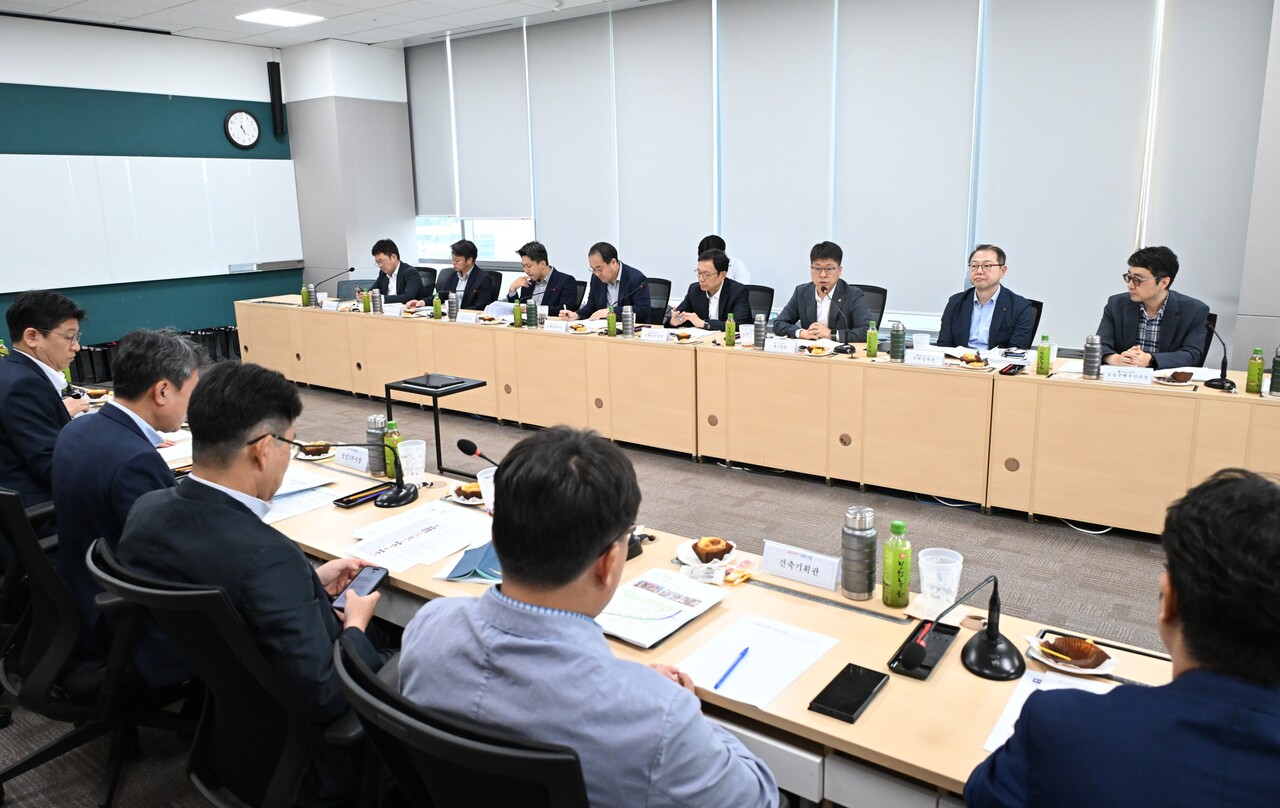 국토교통부와 서울시는 지난 19일 주택정책 협의회를 열고  8·8 대책의 후속조치 이행계획 등을 논의했다. [사진=국토부 제공]