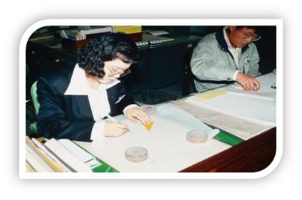 2005년 전산화 이전 평판측량 [사진=국토부 제공]