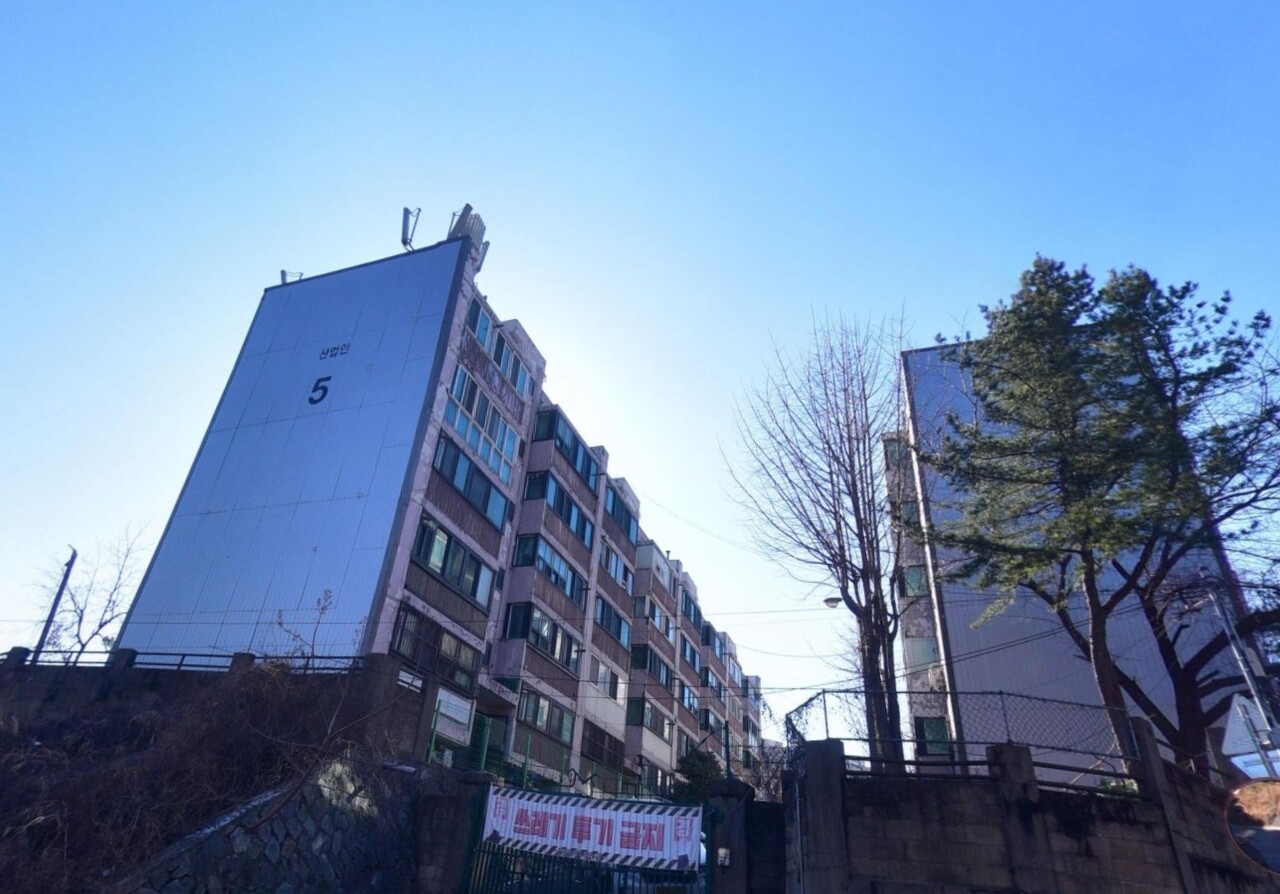 서울 구로구 고척동 산업인아파트의 재건축 시공자 현장설명회에 건설사 12곳이 참석했다. [사진=네이버 거리뷰]