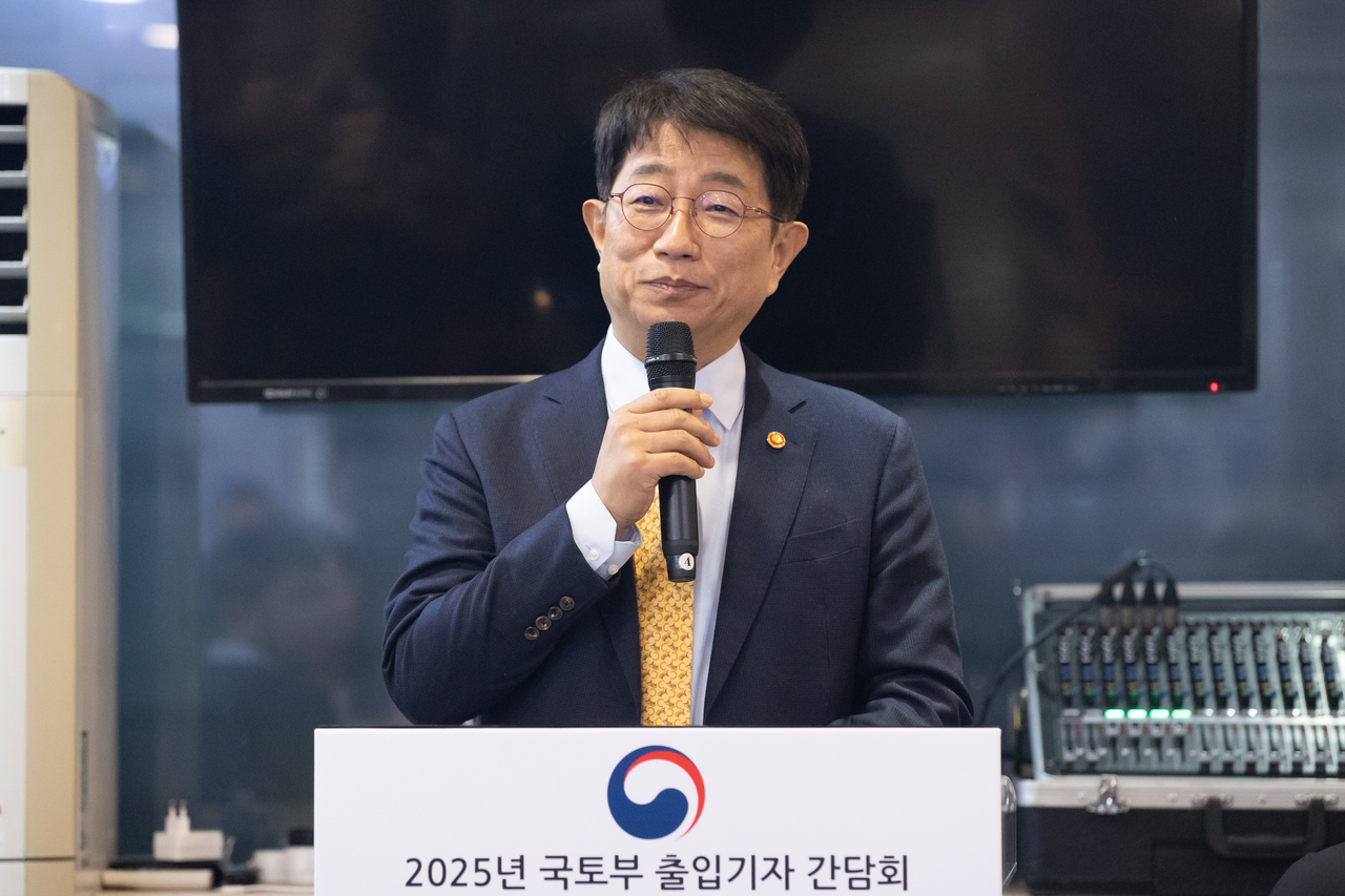 박상우 국토교통부 장관이 출입기자단 간담회에서 발언하고 있다. [사진=국토부 제공]