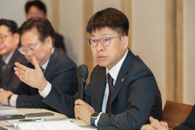 국토교통부와 경기도, 1기 신도시 소속 5개 지자체(고양·성남·부천·안양·군포)는 26일 ‘국토부-경기도-1기 신도시 부단체장급 간담회’를 개최했다. [사진=국토부]